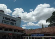 Aktivitas Belajar di SMAN 1 Bandung Dialihkan ke Daring Akibat Zona Rawan Demo