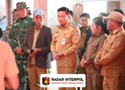 Camat dan Kepala Desa se-Kecamatan Doloksanggul Salurkan Bantuan untuk Korban Banjir Bandang dan Longsor