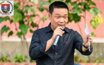 Pengaspalan jalan hingga pembangunan rabat beton diumumkan Bupati Oloan Nababan saat peletakan batu pertama KDMP Mungkur.