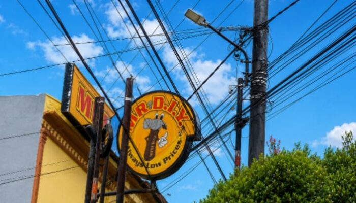 Diduga Rugikan PAD Daerah, Kabel Optik Semrawut di Tiang PLN Tuai Sorotan: Pemkab Humbahas Didesak Segera Bentuk Perda Pengawasan Utilitas