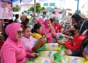 Polres Humbahas Gelar Pasar Murah Sambut HUT Bhayangkara ke-80, Warga Antusias
