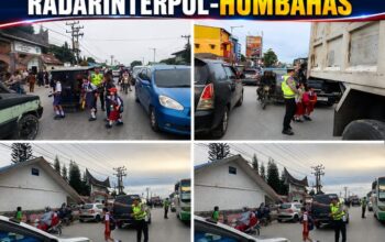 Hari Pertama Sekolah, Satlantas Polres Humbahas Hadir Urai Kepadatan Lalu Lintas di Doloksanggul