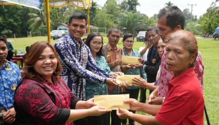Monitoring Desa Percontohan, Ketua TP PKK Humbahas Perkuat Implementasi 10 Program Pokok PKK