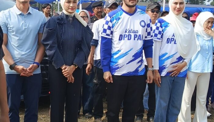 PAN KBB Rayakan HUT ke-28 Bersama Warga, 28 Panjat Pinang Jadi Simbol Perayaan.