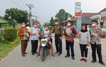 Asap Terdeteksi, Pemerintah Bersama Bank Sumut Bagi Masker di Pakkat