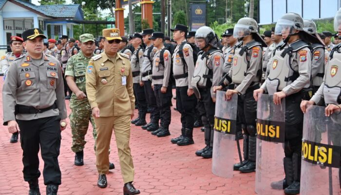 Bupati Humbahas Sematkan Pita Kesiapan Pengamanan Pilkades 2026