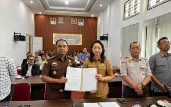 KEJARI HUMBAHAS PERKUAT KESADARAN HUKUM PENDIDIK, PROGRAM JAKSA SAHABAT PENDIDIK DORONG TATA KELOLA SEKOLAH YANG TRANSPARAN
