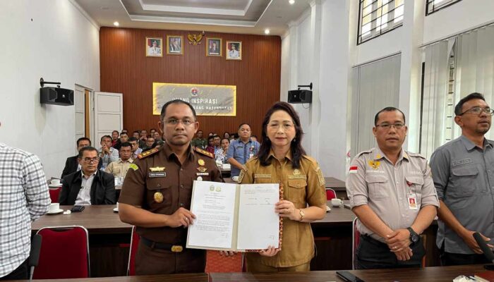KEJARI HUMBAHAS PERKUAT KESADARAN HUKUM PENDIDIK, PROGRAM JAKSA SAHABAT PENDIDIK DORONG TATA KELOLA SEKOLAH YANG TRANSPARAN